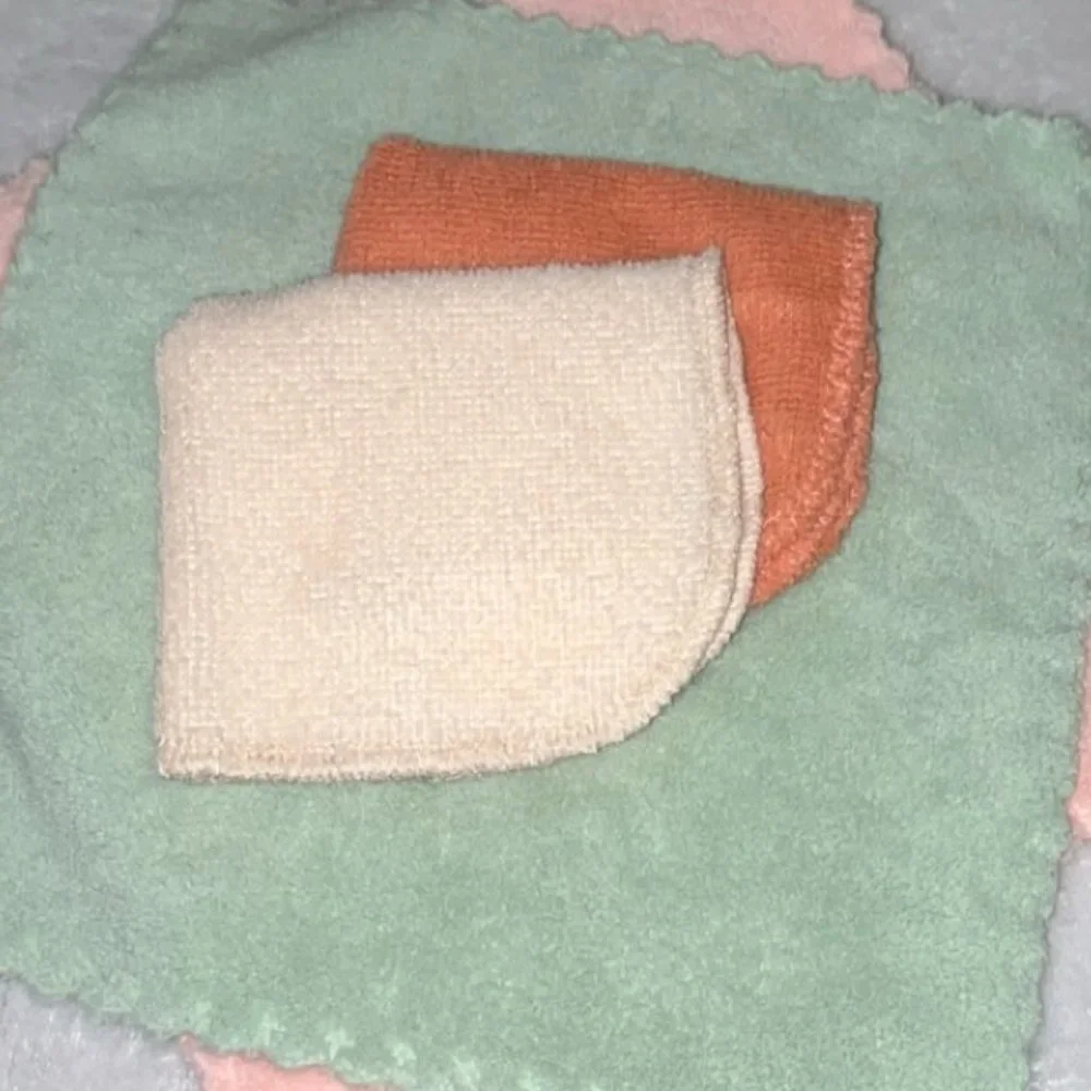 Brand New Towel Bundle from Modern Baby - Softest Towels Around!